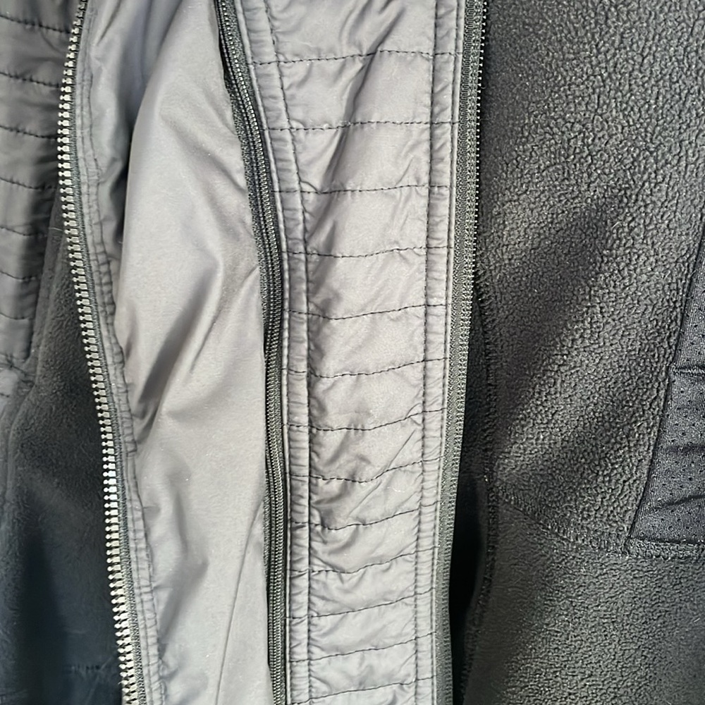 Lulemon running jacket - Picture 11 of 12